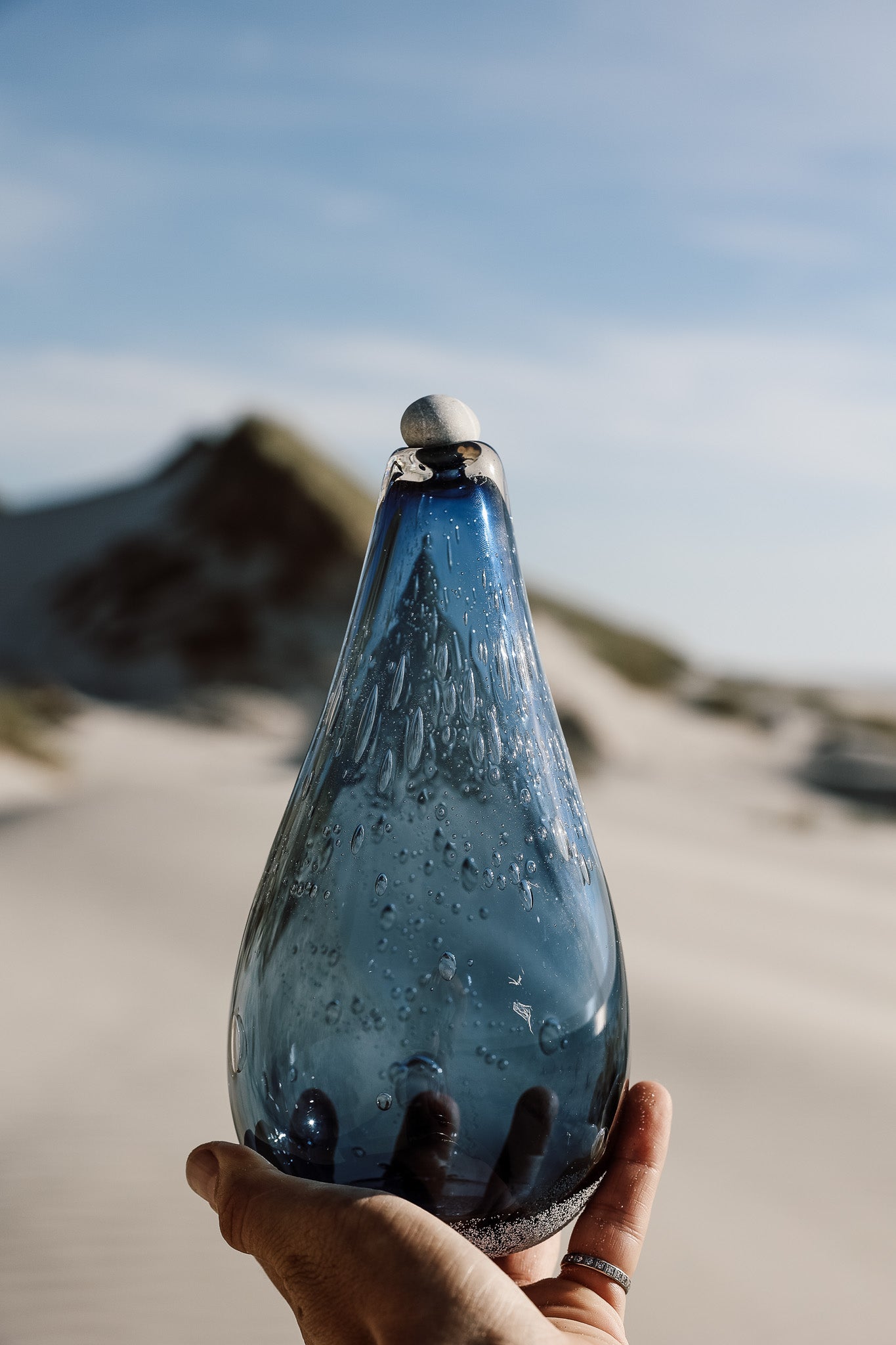 Yutori Glass sculpture with stone