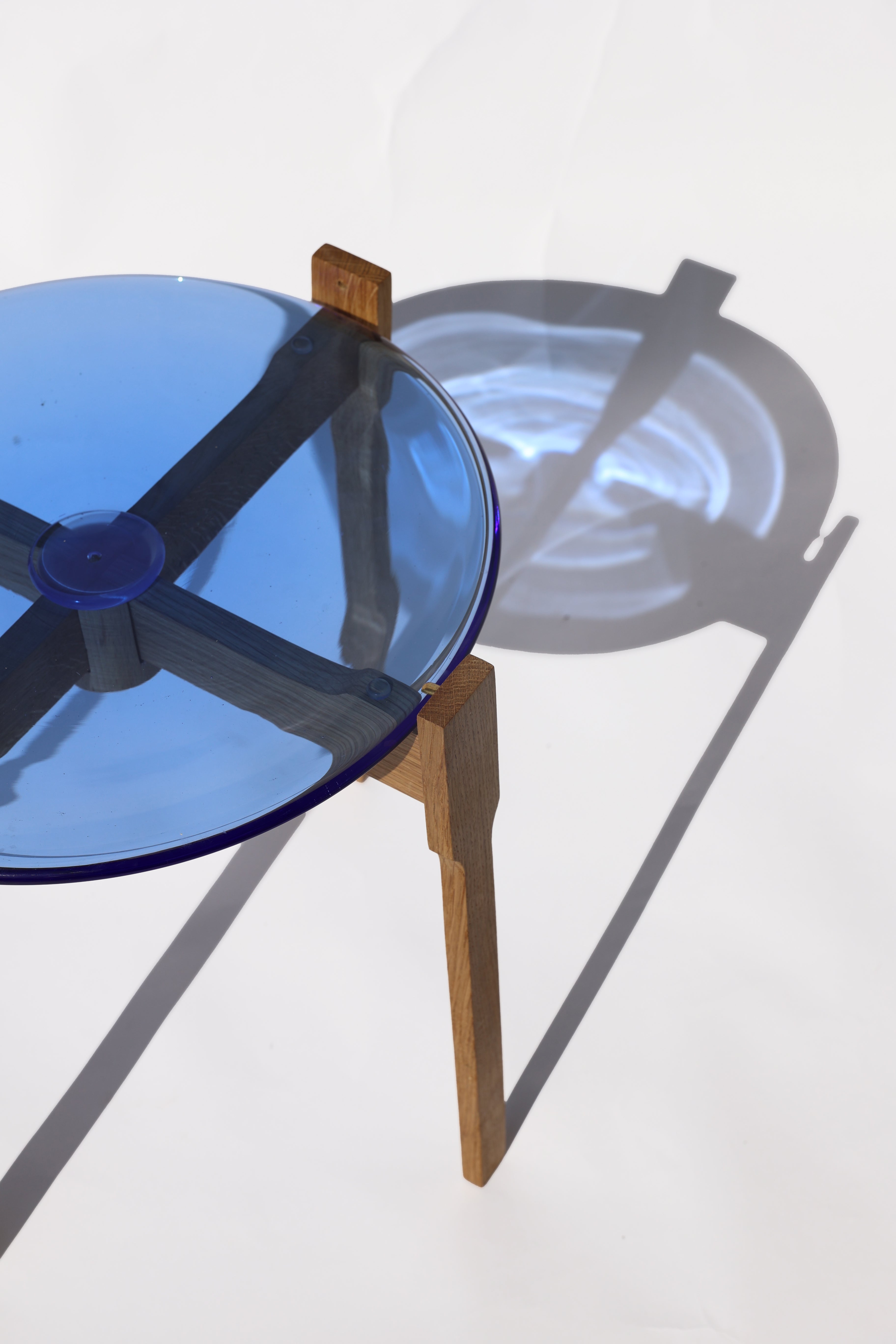 HALO TABLE | Crafted wood meets spun glass disc