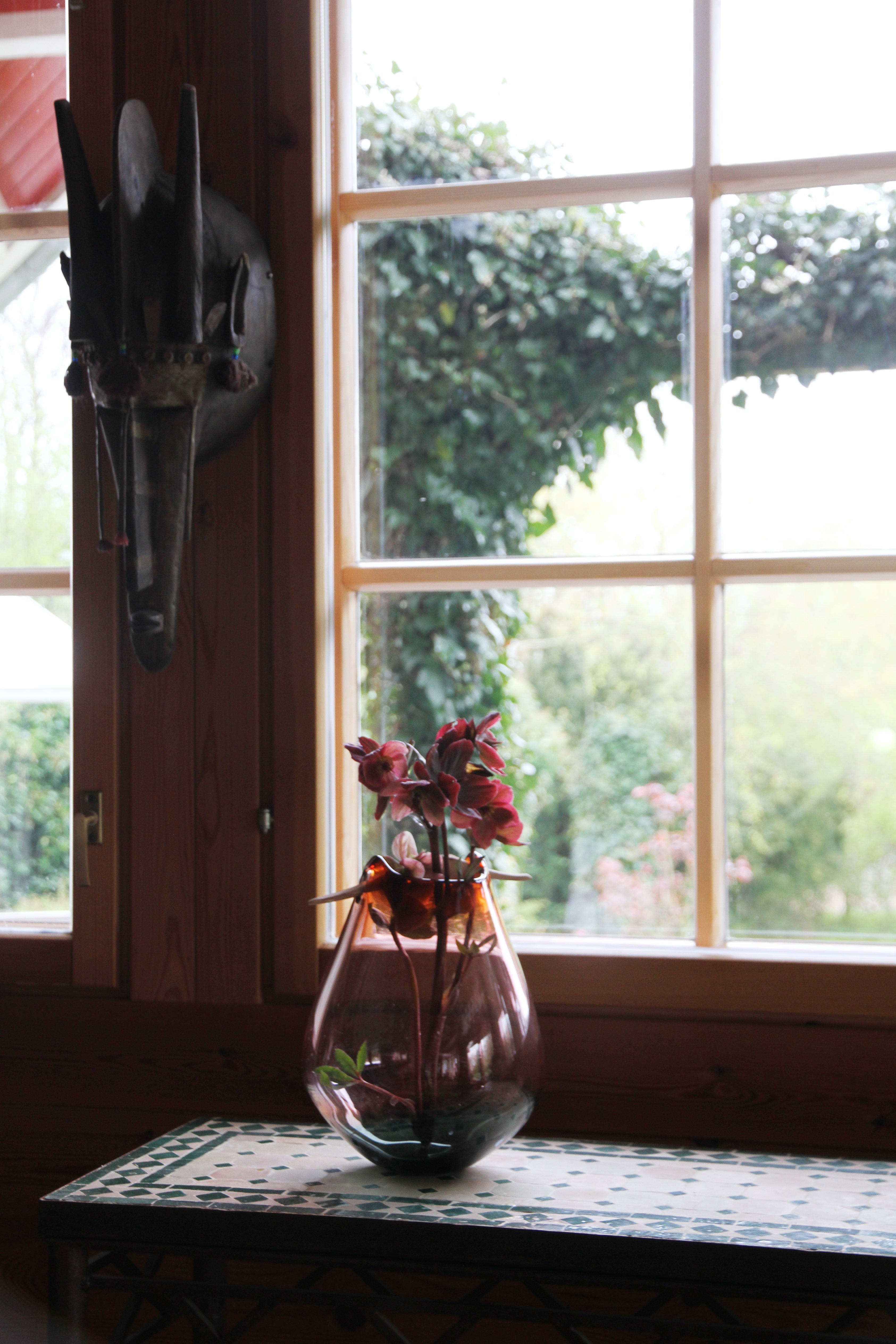 Heiki | Handblown Glass Vase with Wooden Handle