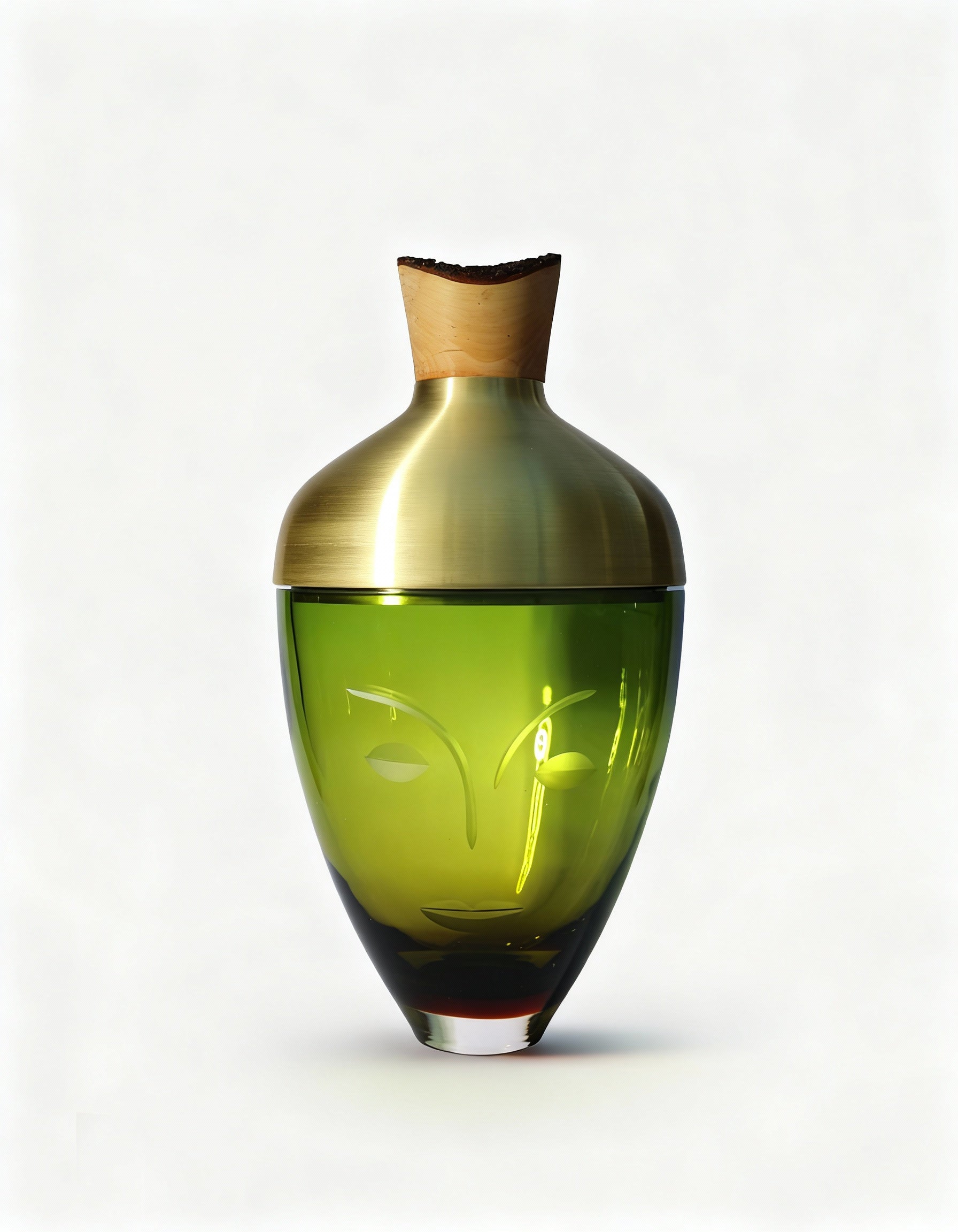 MUSE VESSEL | Classic Vessel with figurative glass cutting