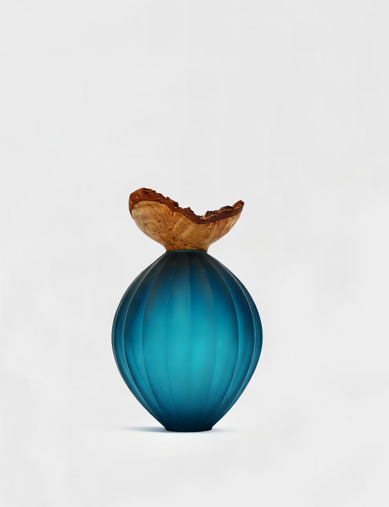 Poppy | Stacking Vessel in diamond cut glass