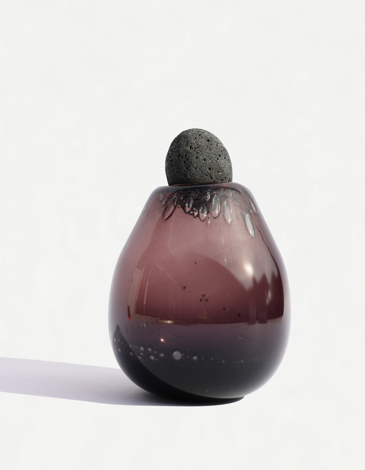 Yutori Glass sculpture with stone