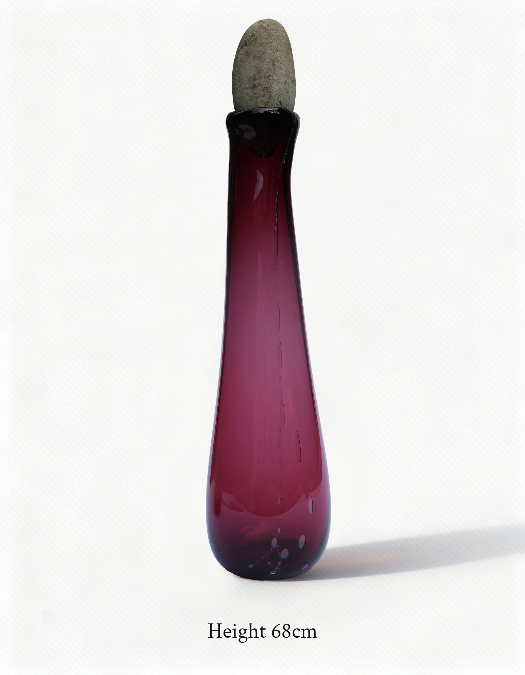 Yutori Glass sculpture with stone