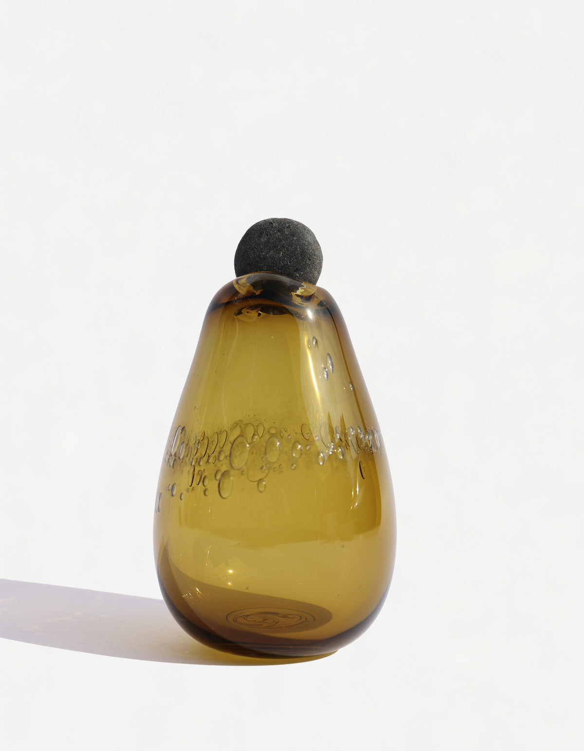 Yutori Glass sculpture with stone