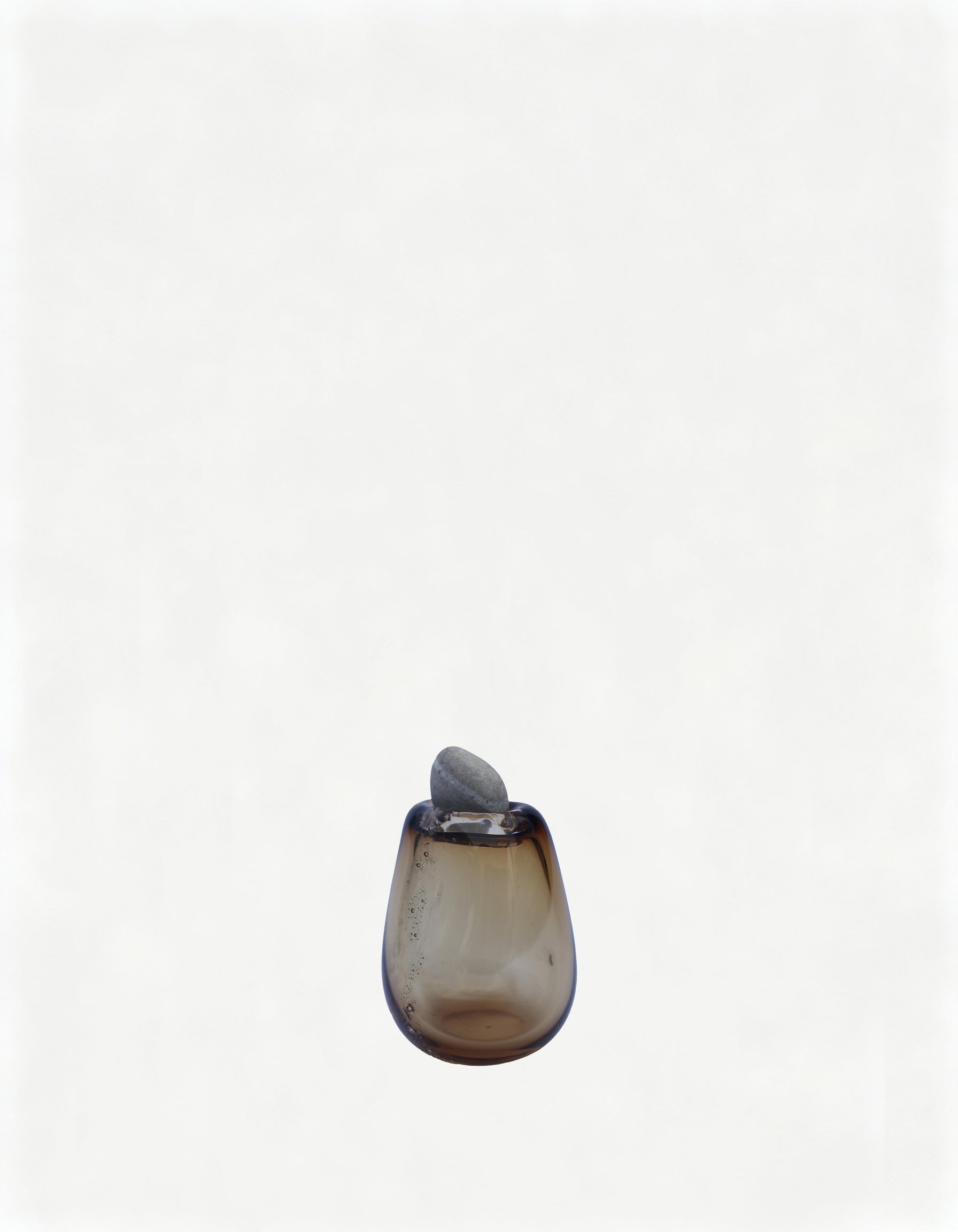 Yutori Glass sculpture with stone