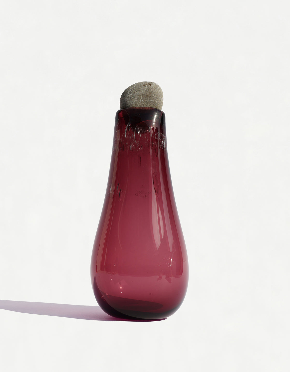 Yutori Glass sculpture with stone