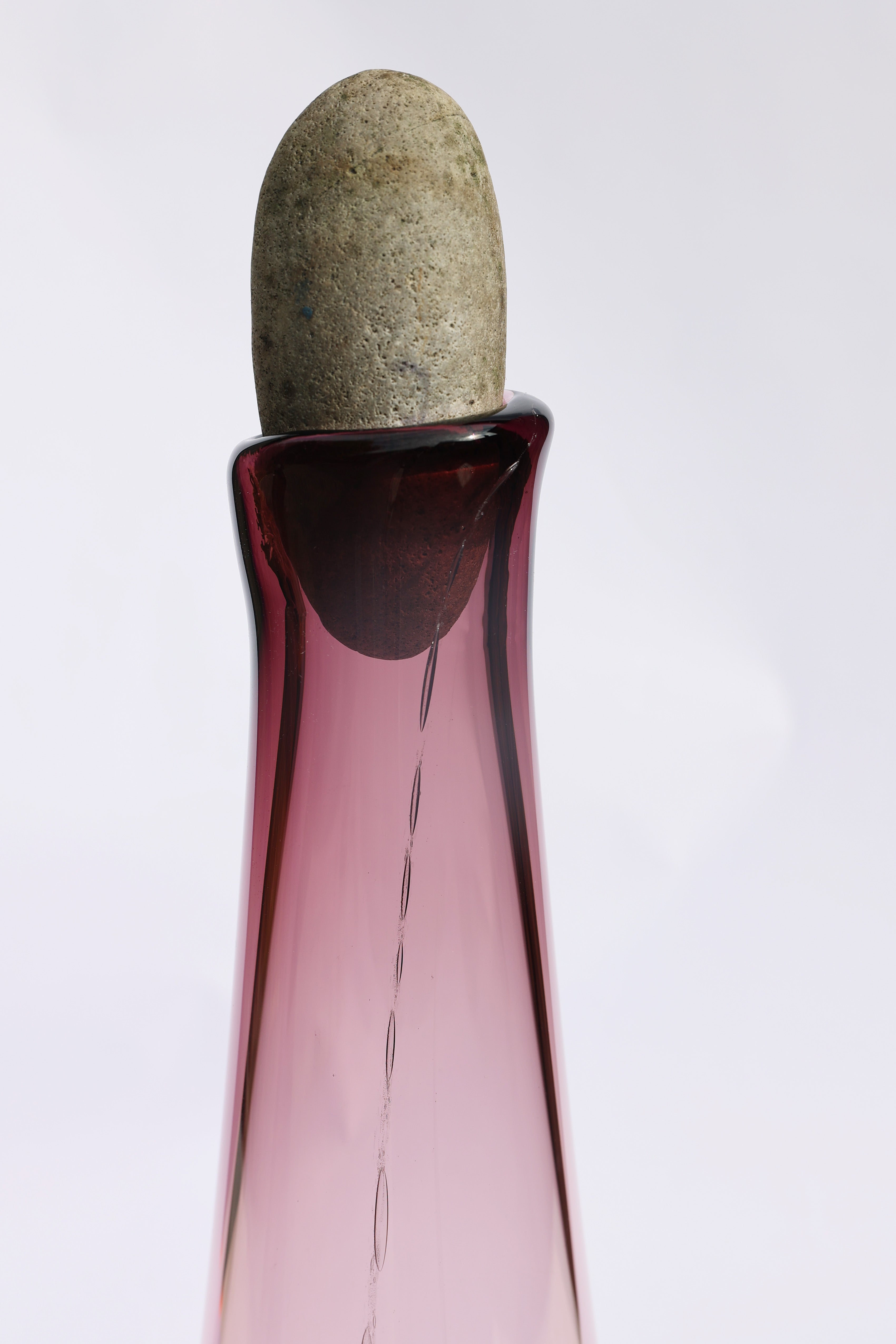 Yutori Glass sculpture with stone