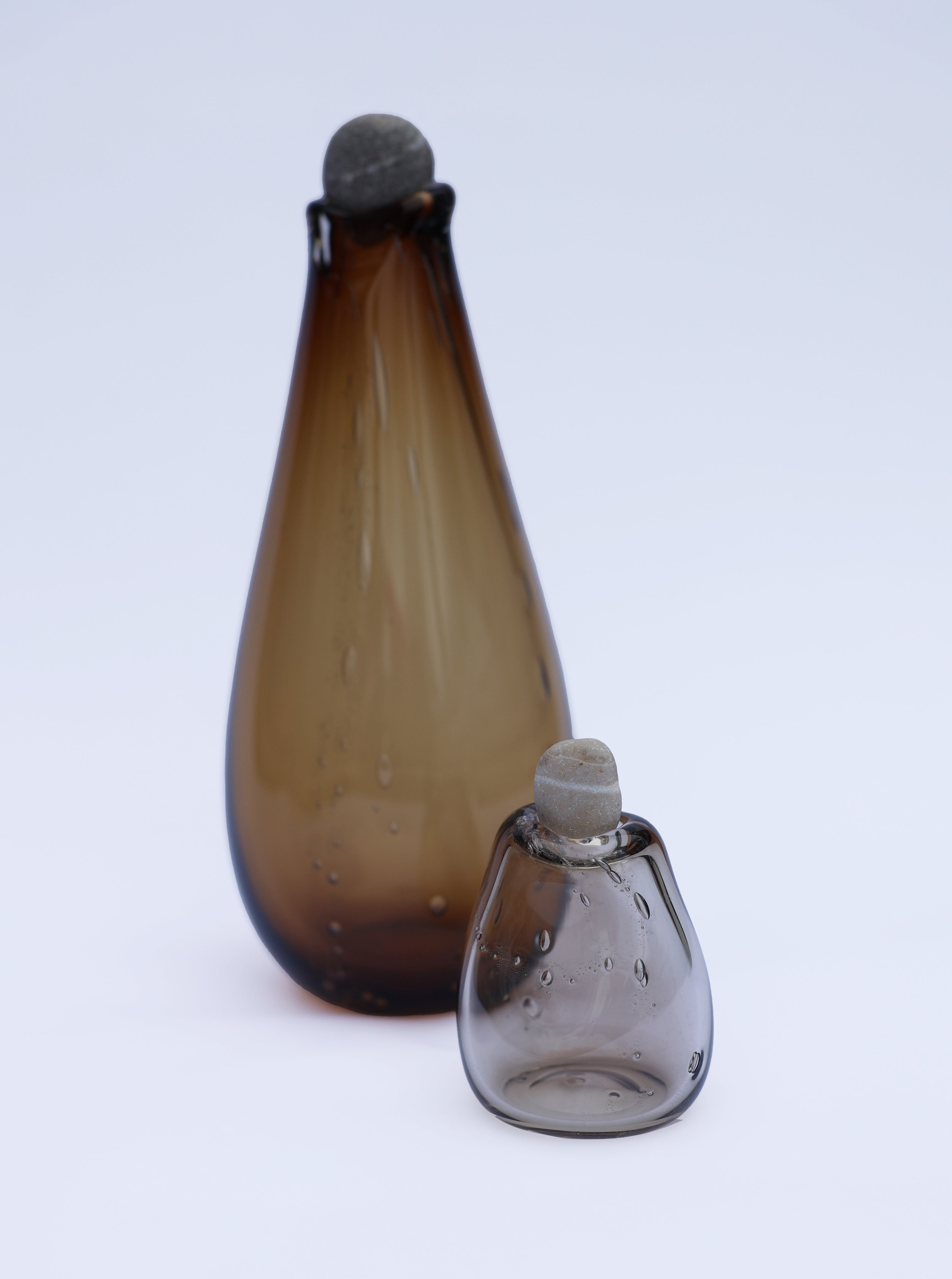 Yutori Glass sculpture with stone