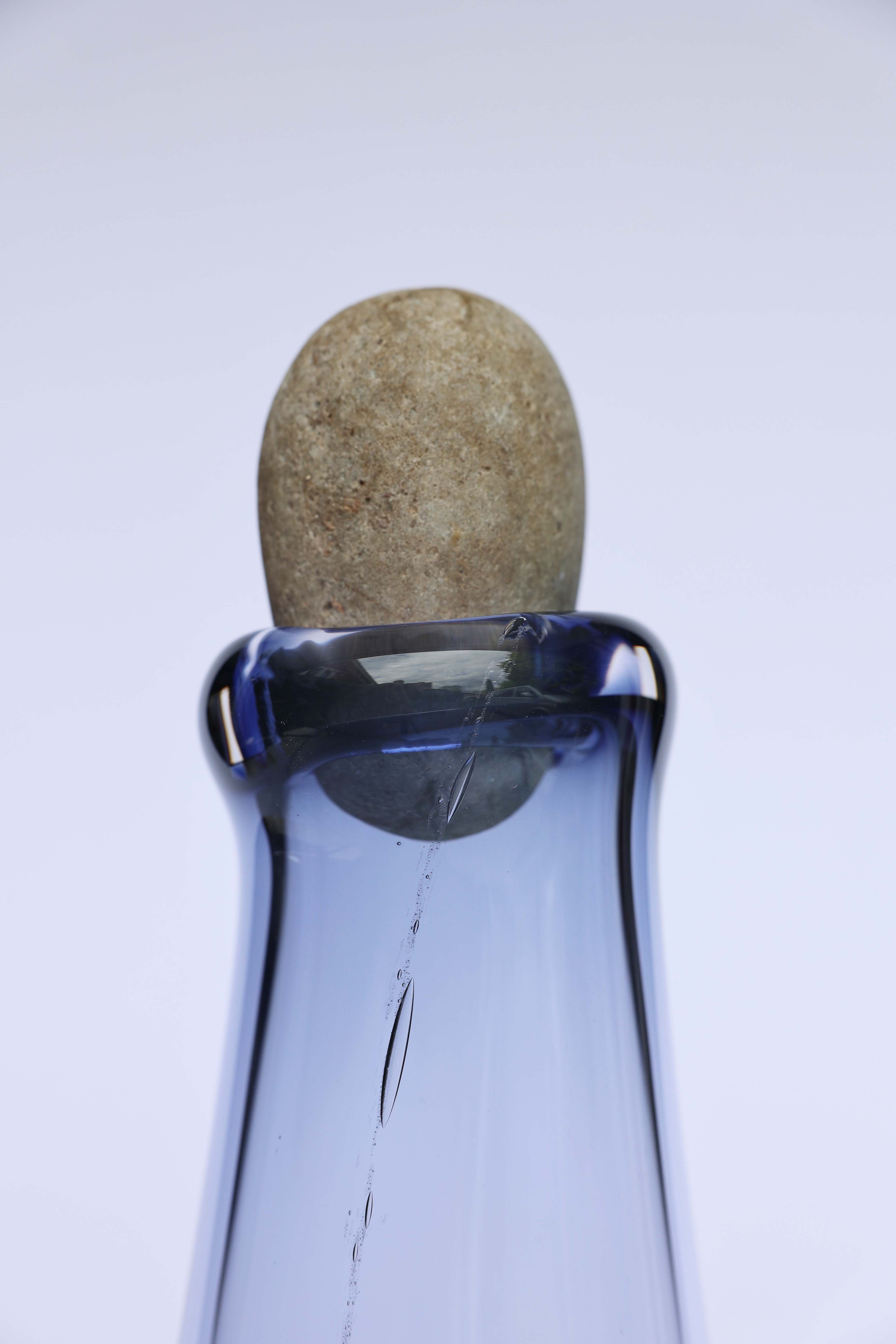 Yutori Glass sculpture with stone