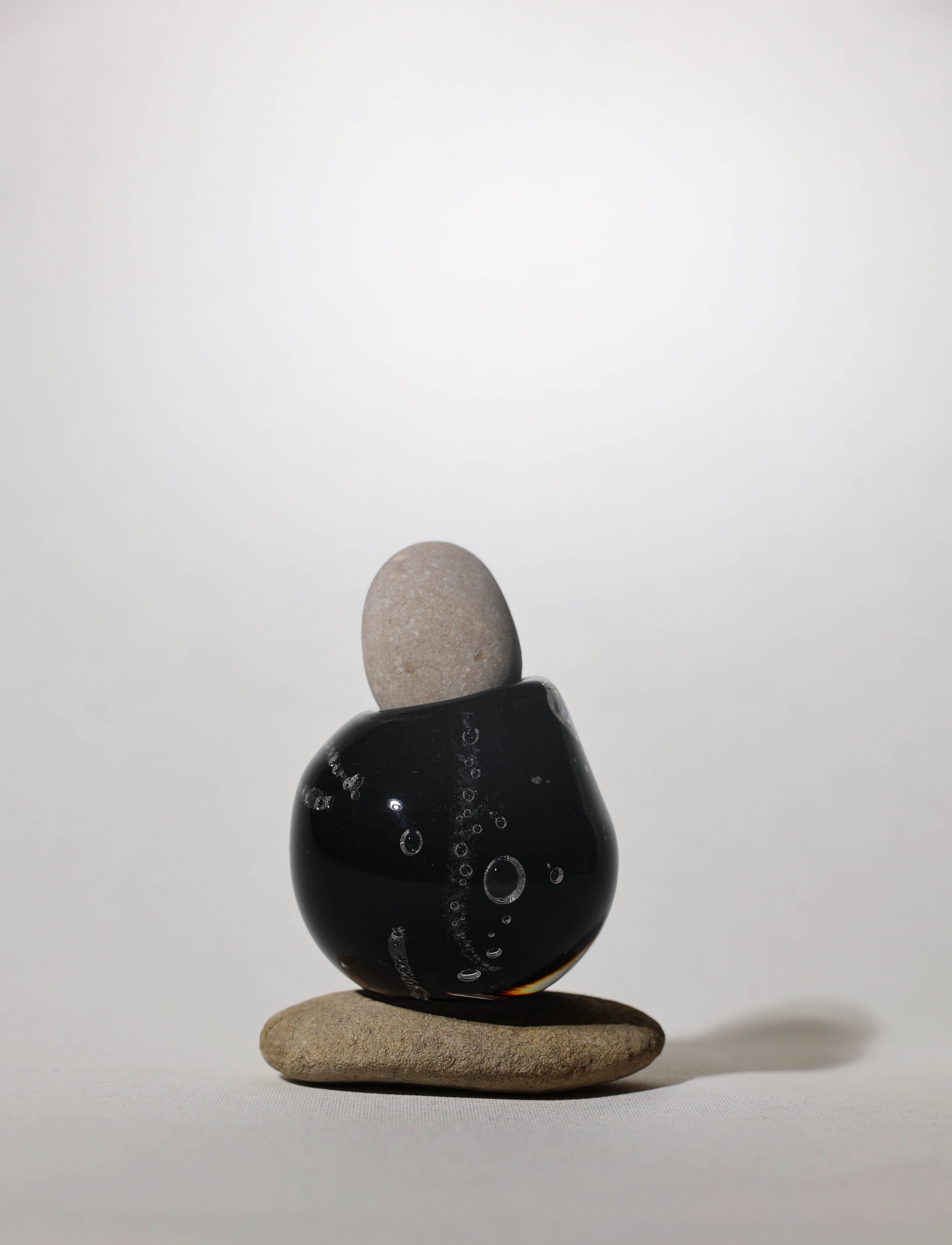 Yutori Glass sculpture with stone