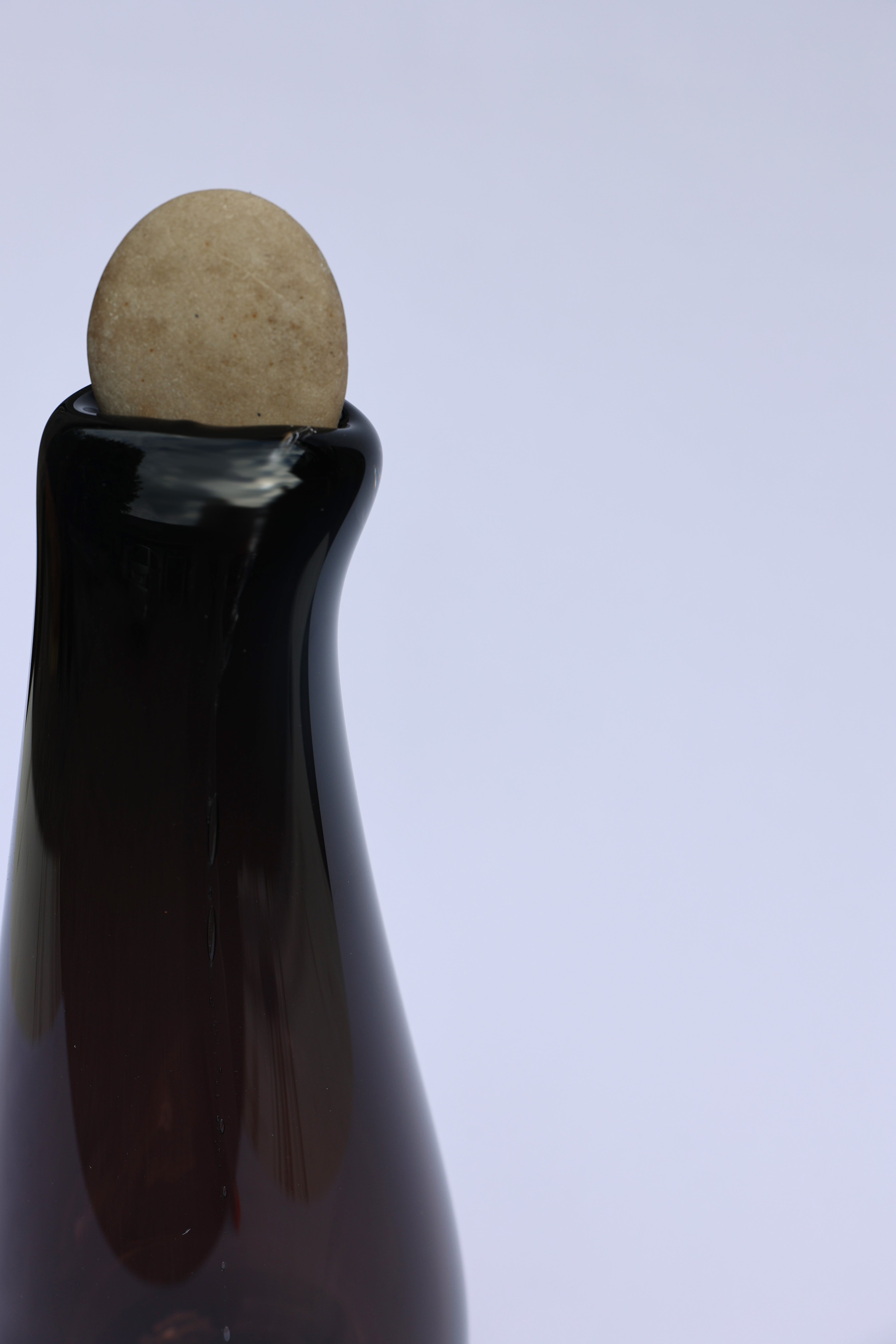 Yutori Glass sculpture with stone