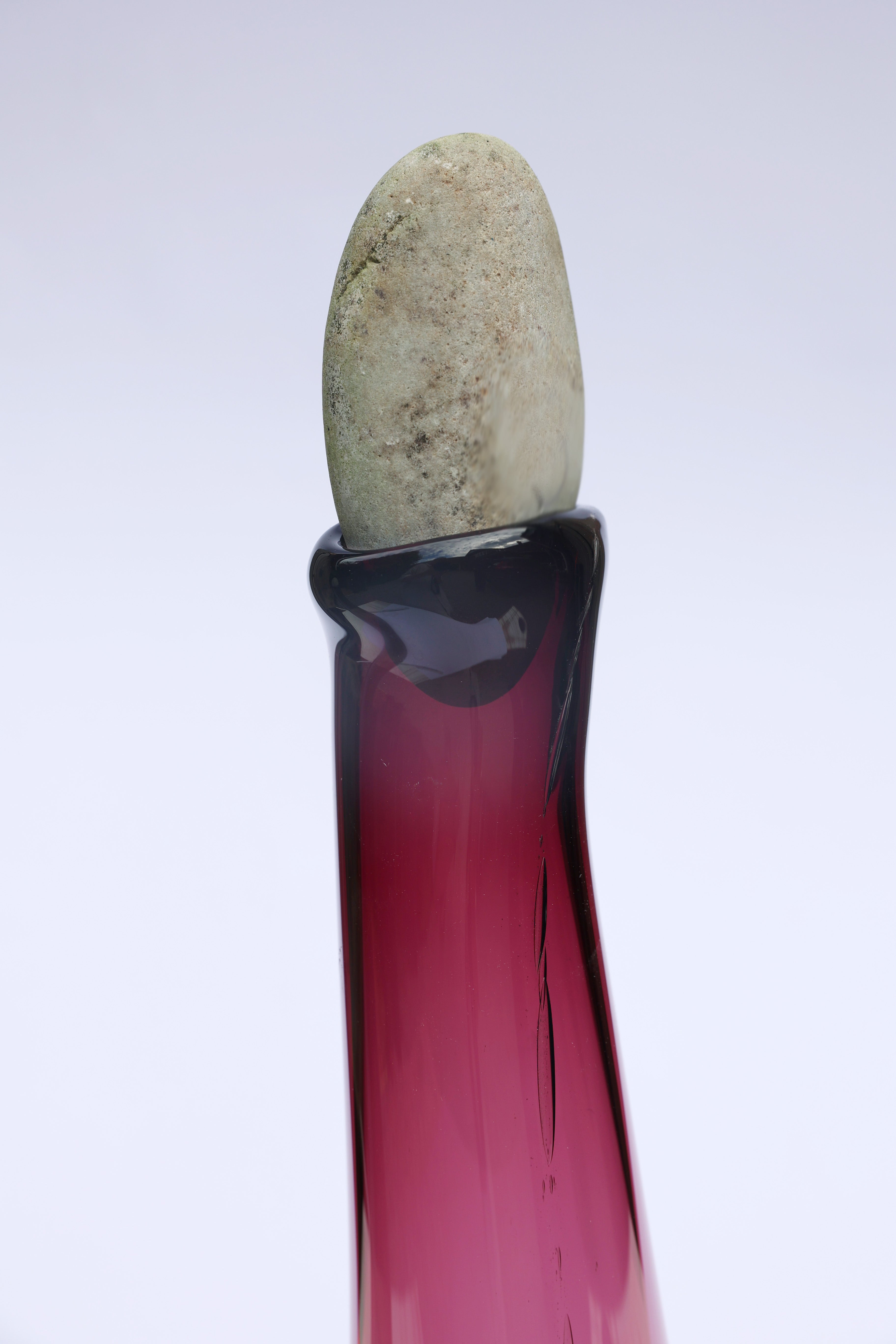 Yutori Glass sculpture with stone