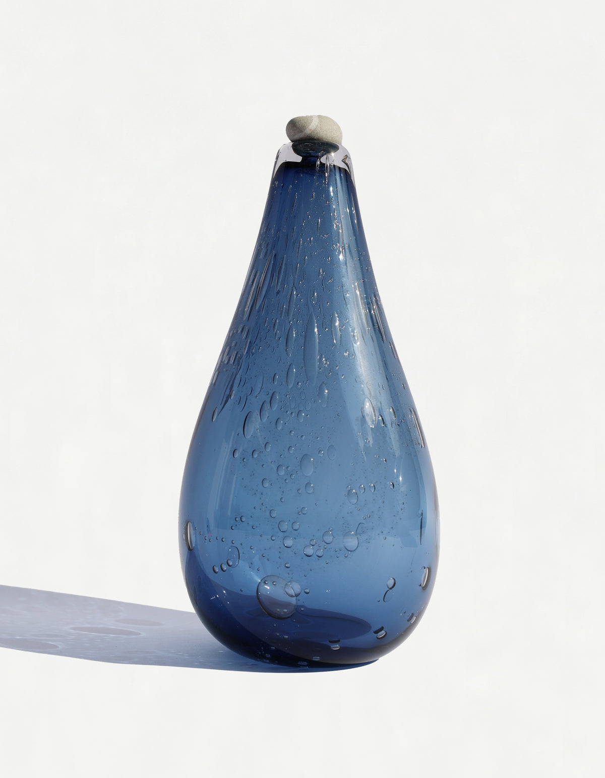 Yutori Glass sculpture with stone